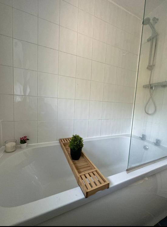 Comfy 1 Bedroom Apartment - Sleeps 2 With Free Parking! St Helens  Luaran gambar